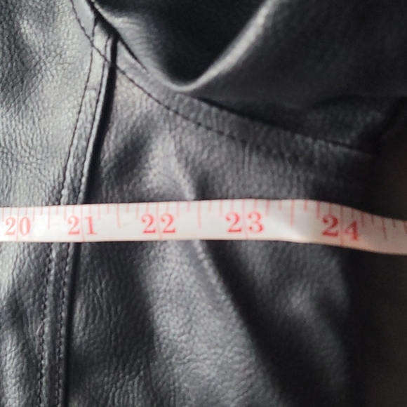 Men's Leather Jacket - Picture 5 of 7